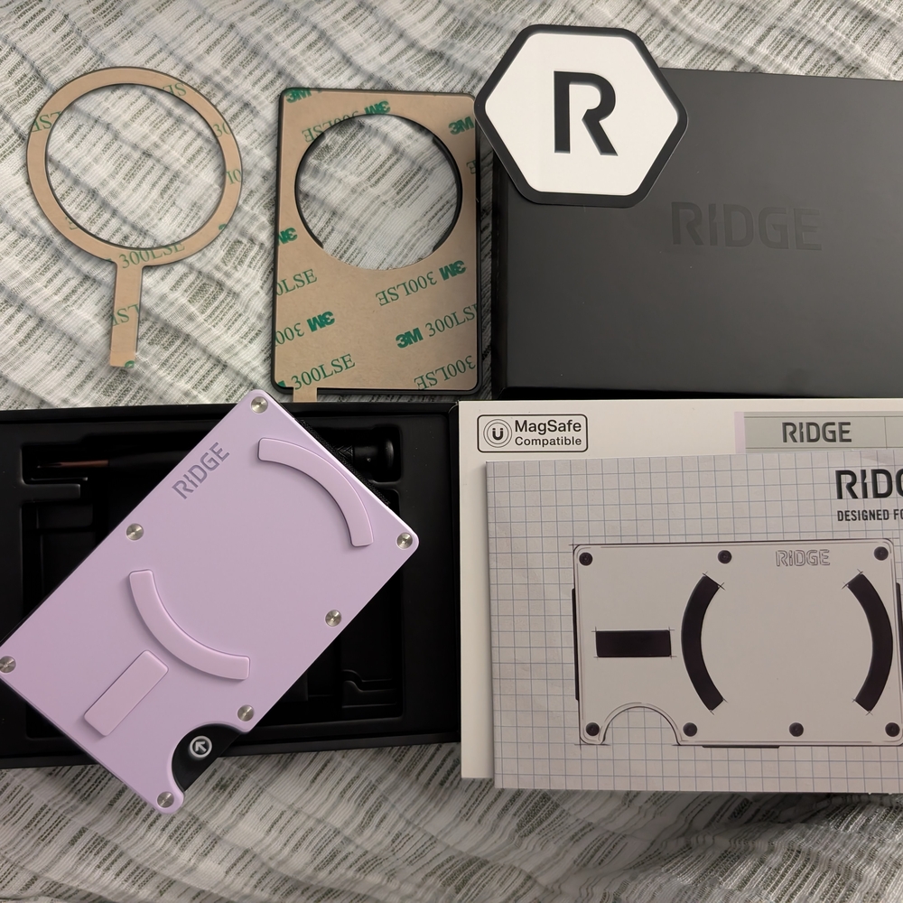 Ridge Magsafe Wallet w/Cash Strap - Lavender - Brand New